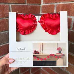 TARGET THRESHOLD VALENTINE'S DAY HEART GARLAND 1CT